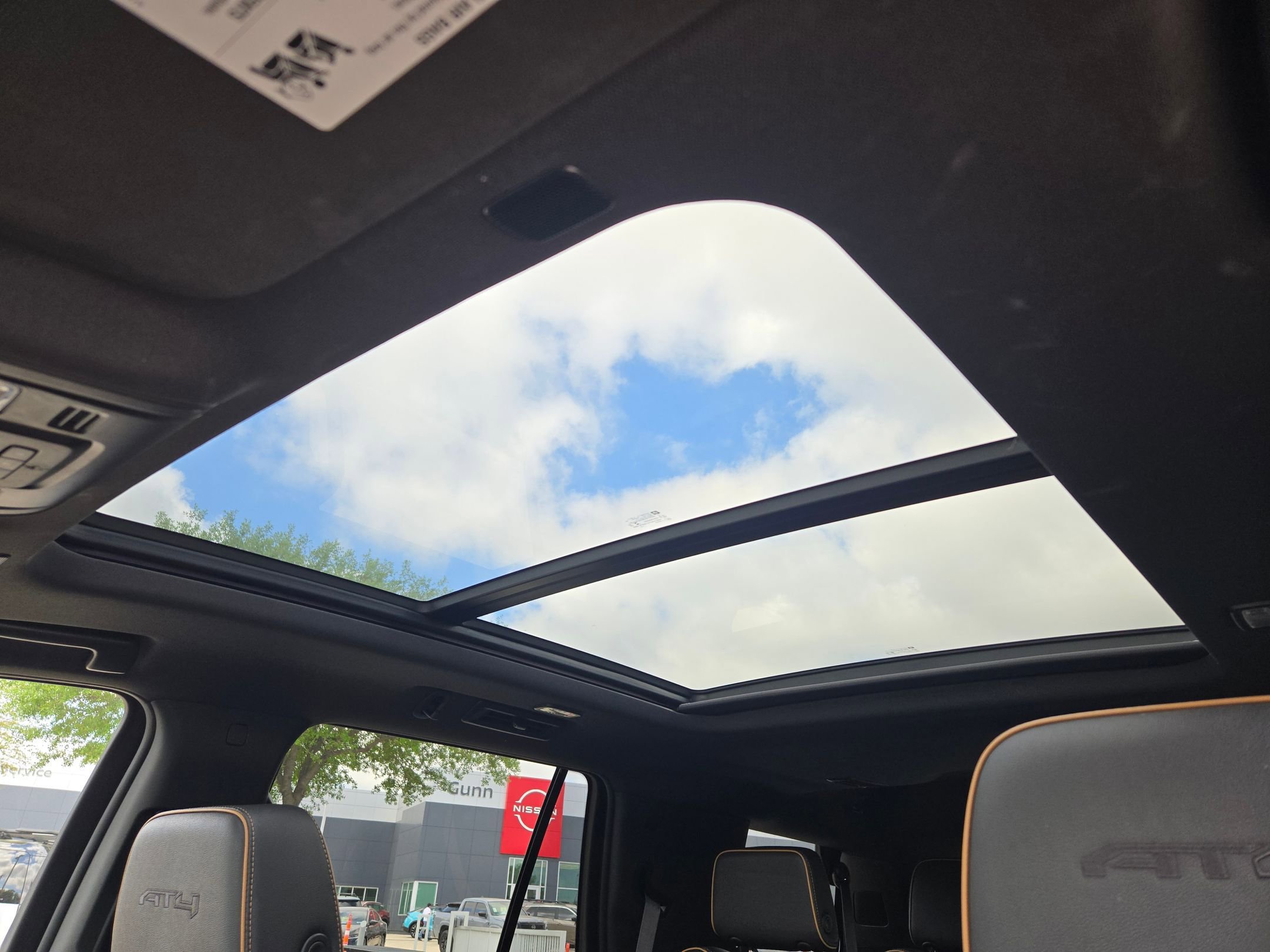 Used 2023 GMC Yukon AT4 image 10