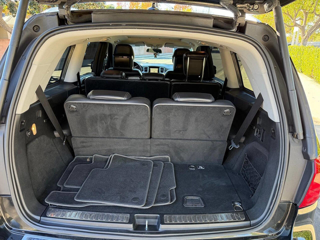 Used 2014 Mercedes-Benz GL 450 4MATIC w/ Lighting Package image 15