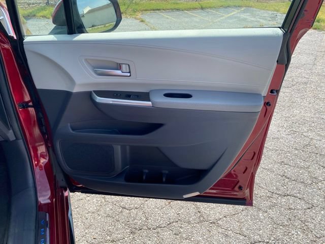 Certified 2024 Toyota Sienna Limited AWD/4WD image 22