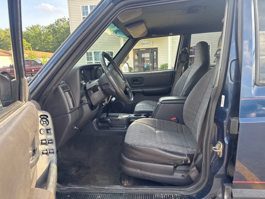Used 2000 Jeep Cherokee Sport AWD/4WD image 11