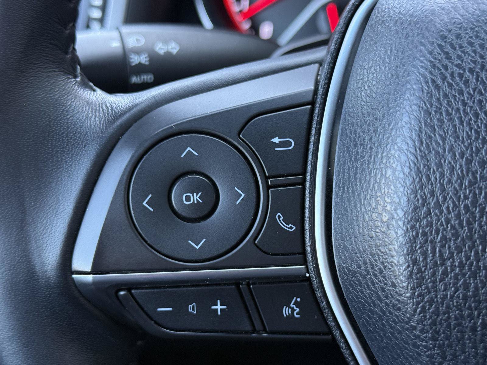Used 2018 Toyota Camry XSE FWD image 23