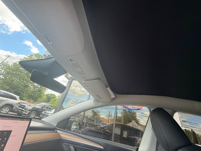 Used 2024 Tesla Model Y Long Range AWD/4WD image 20
