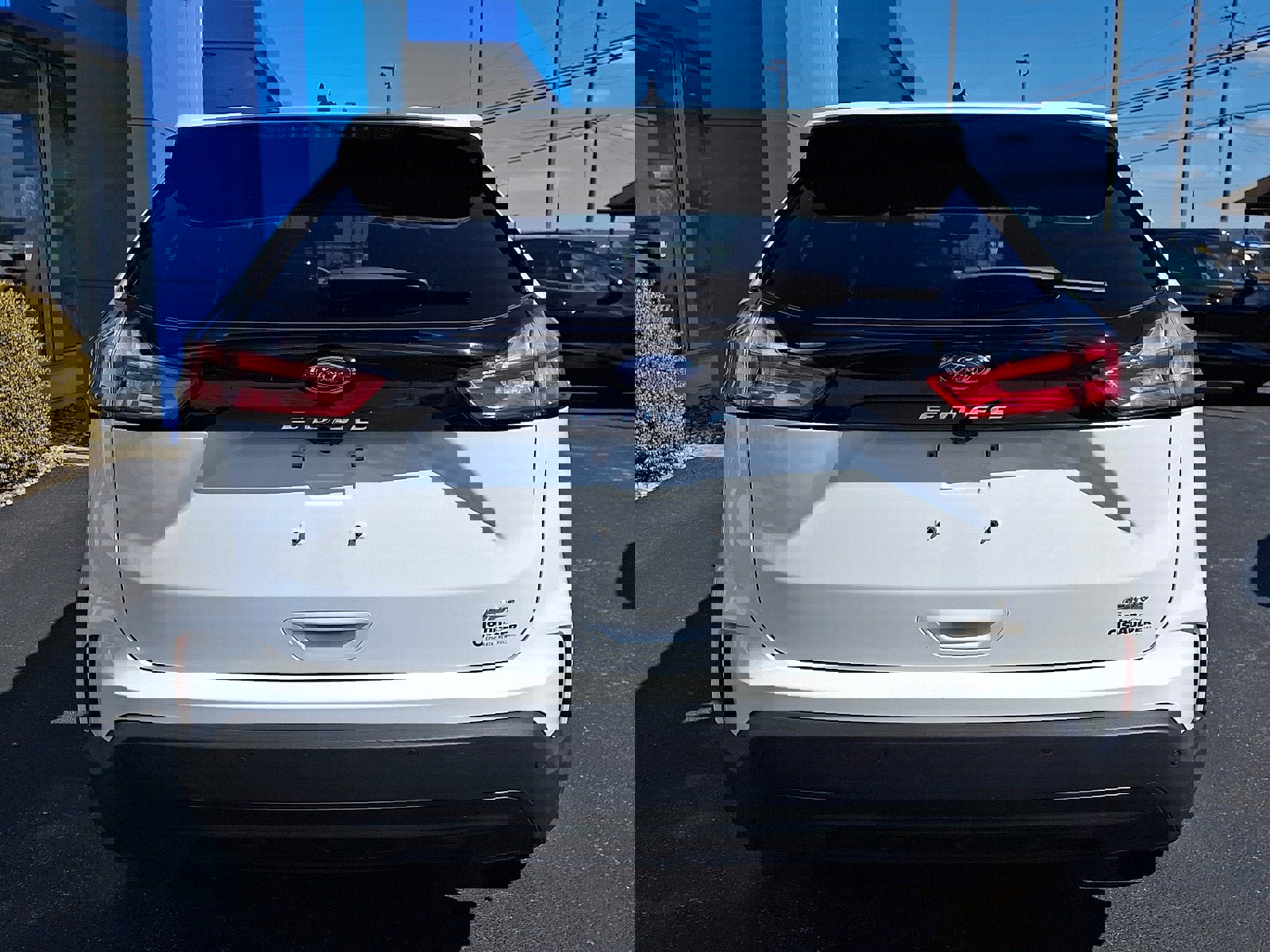 Used 2021 Ford Edge SE image 5