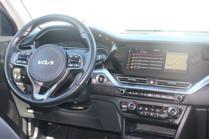 Used 2022 Kia Niro EX FWD image 22