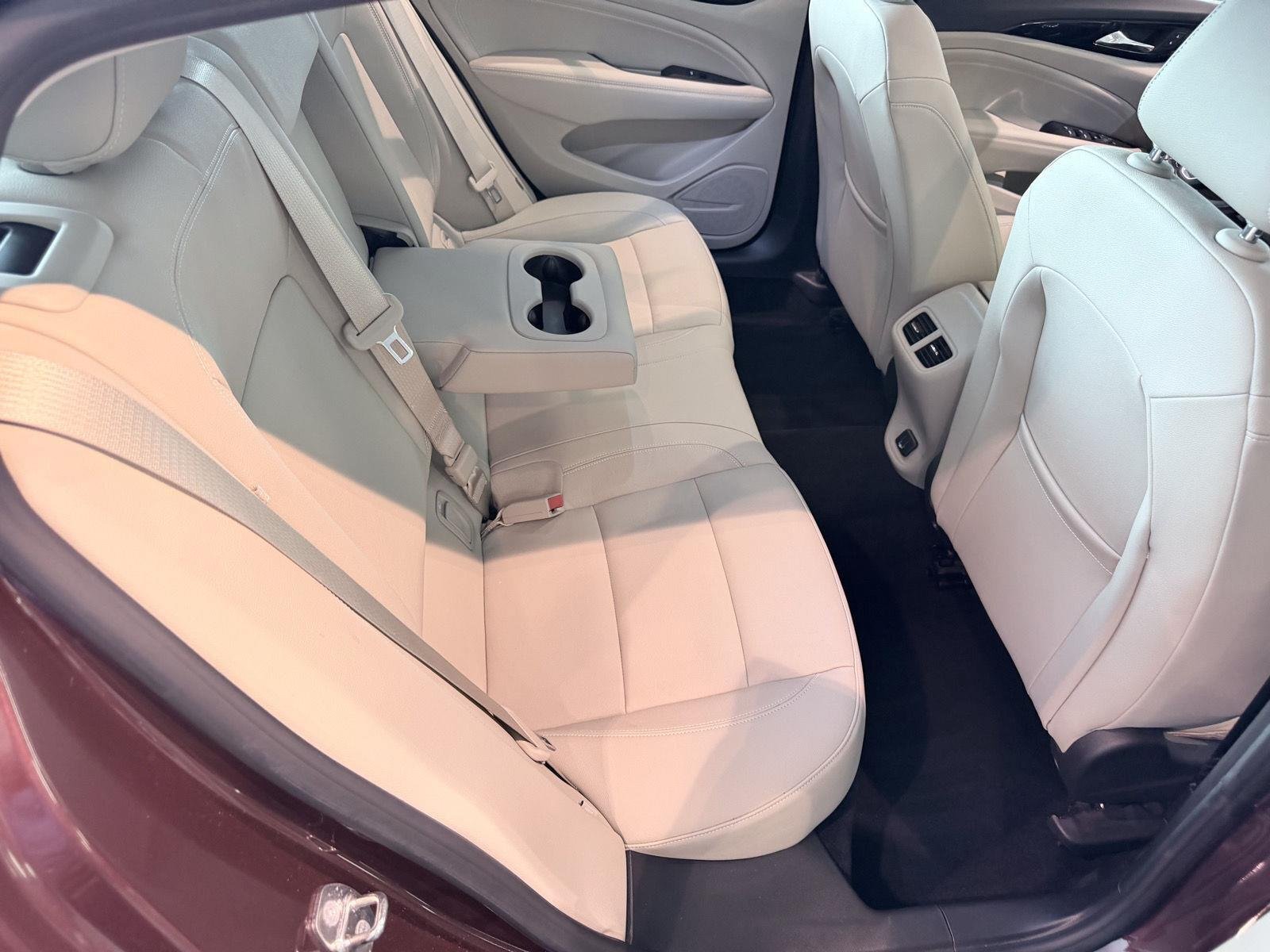 Used 2018 Buick Regal Essence w/ Driver Confidence Package #1 FWD image 23