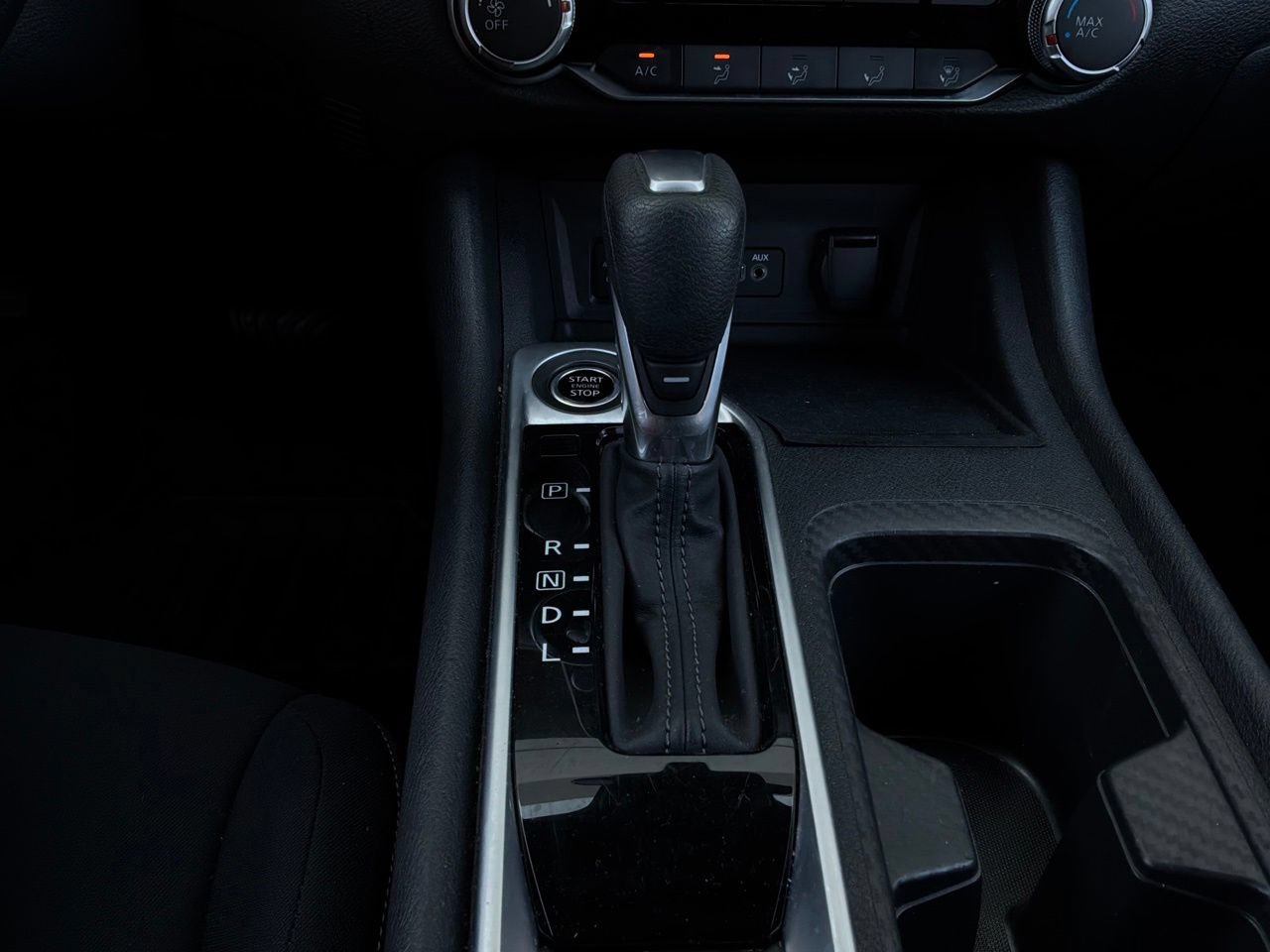 Used 2025 Nissan Sentra SV FWD image 24
