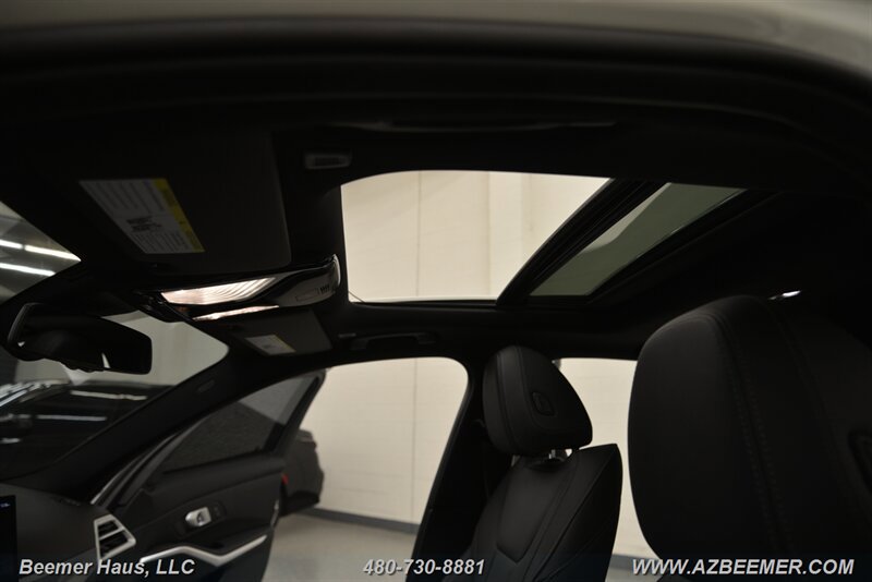 Used 2026 BMW 330i Sedan w/ Convenience Package RWD image 37