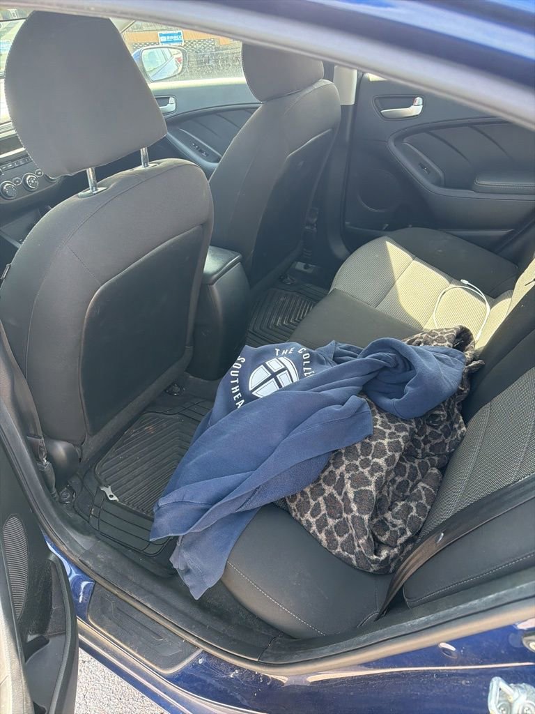 Used 2018 Kia Forte LX image 11