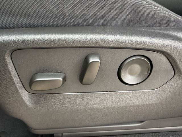 Used 2025 Chevrolet Tahoe LS image 25