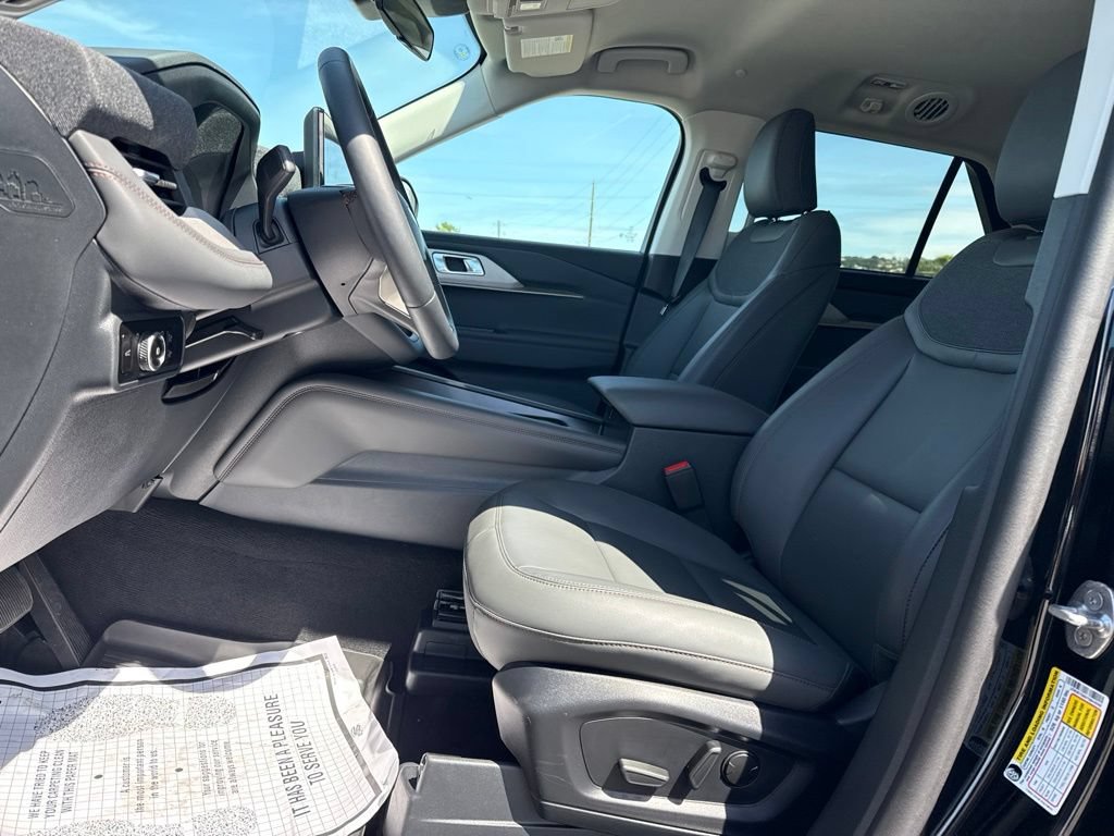 Used 2026 Ford Explorer Active w/ Active Comfort Package RWD image 6