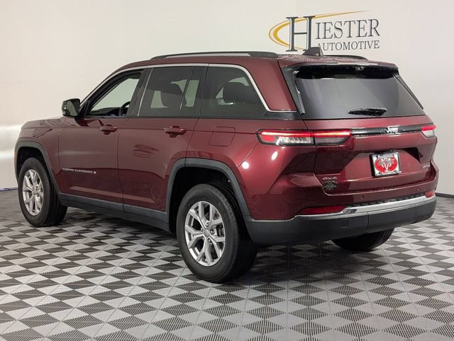Used 2022 Jeep Grand Cherokee Limited w/ Luxury Tech Group II AWD/4WD image 5