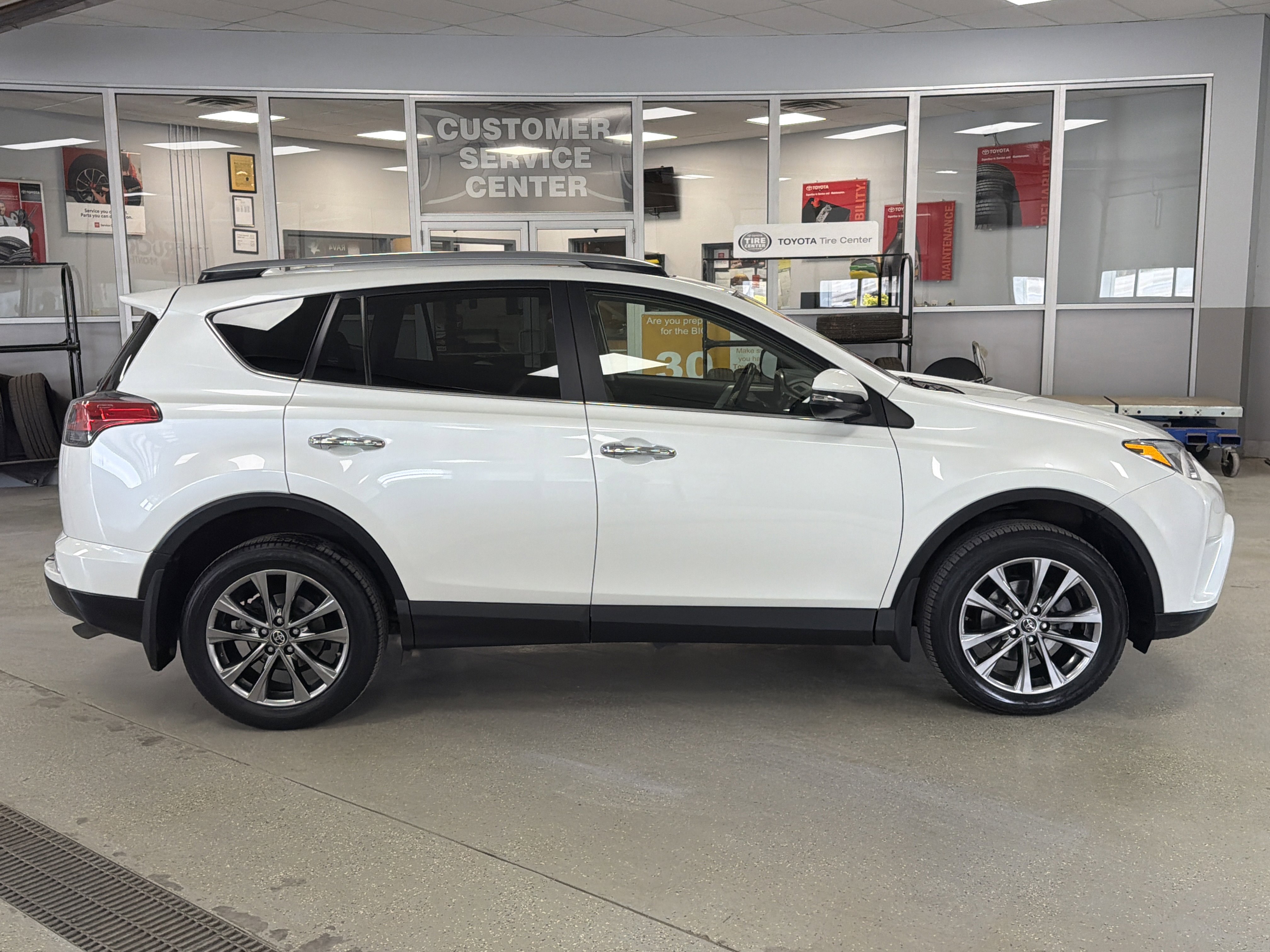 Used 2018 Toyota RAV4 Limited w/ All Weather Liner Package AWD/4WD image 6