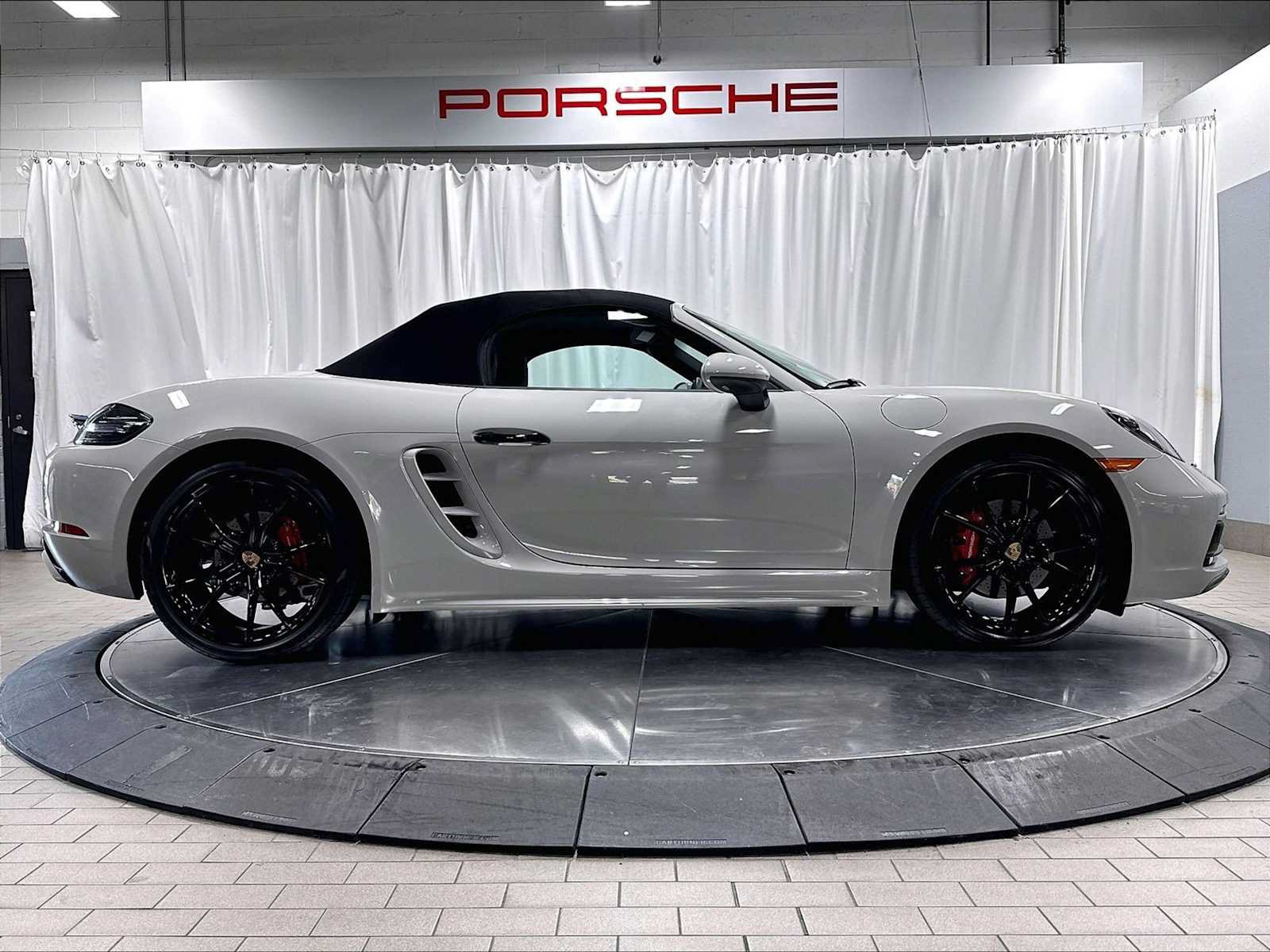 Used 2025 Porsche 718 Boxster S RWD image 11