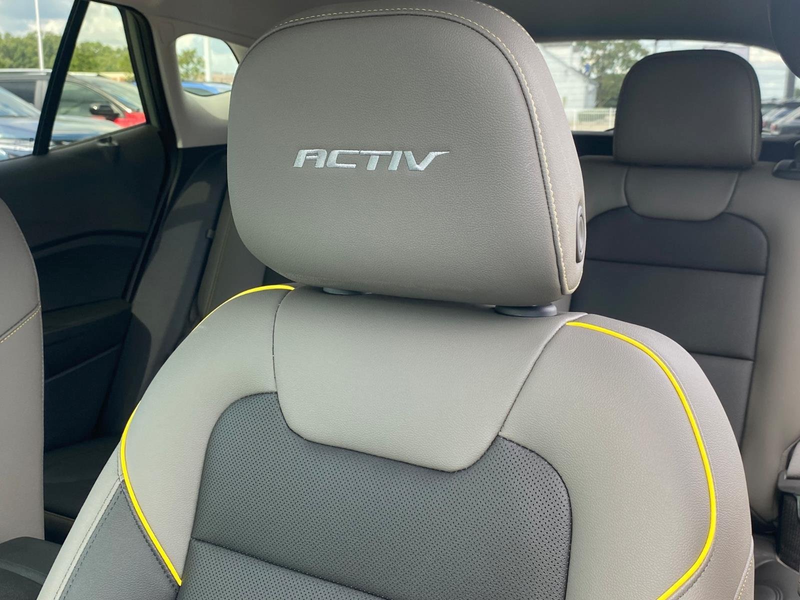 New 2026 Chevrolet Trax ACTIV w/ Sunroof Package FWD image 15
