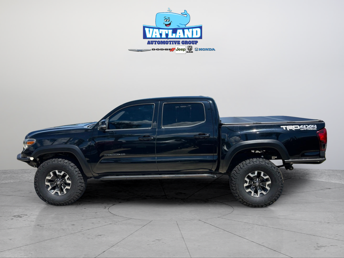 Used 2020 Toyota Tacoma TRD Off-Road AWD/4WD image 2