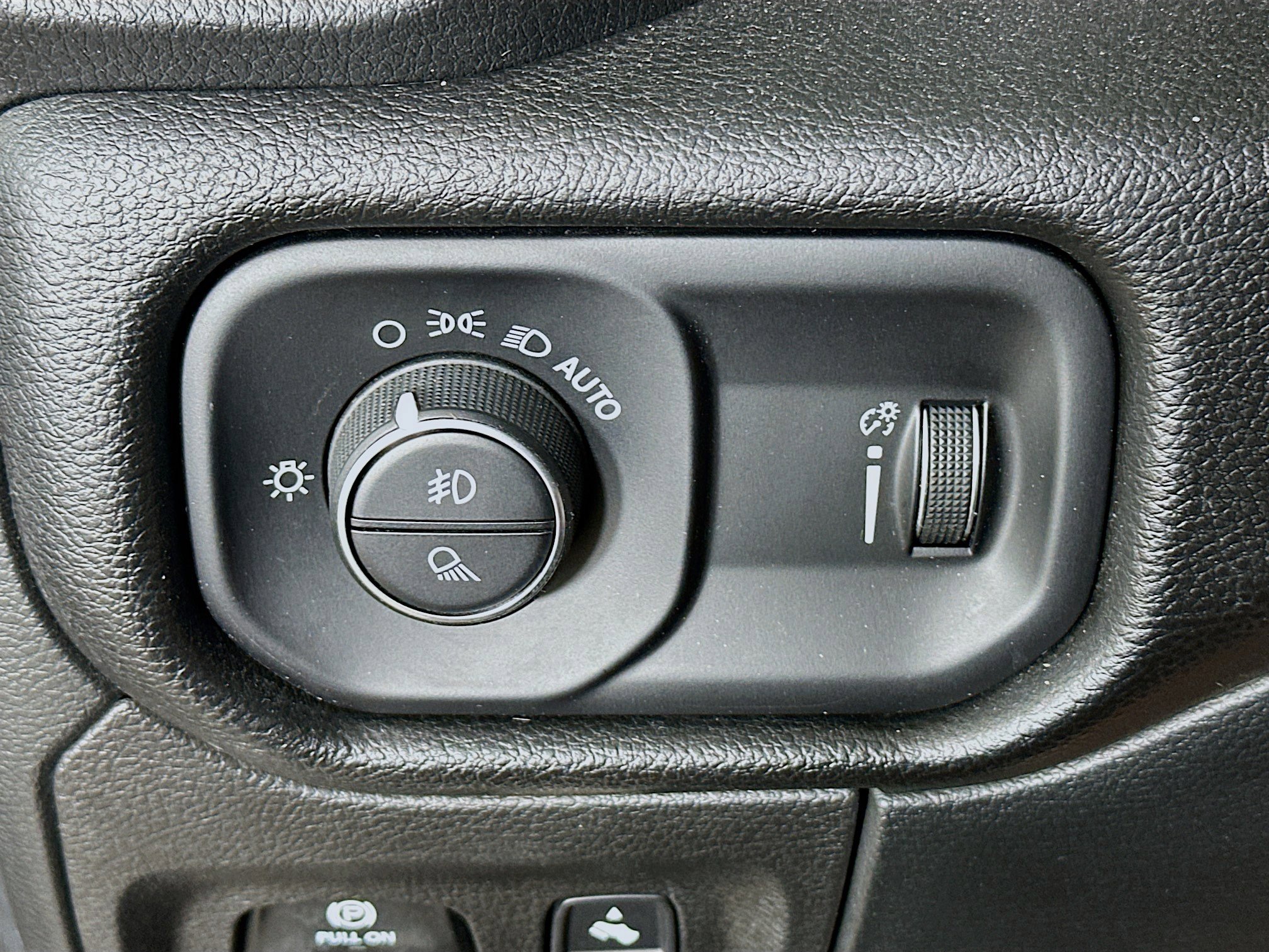 Used 2022 RAM 1500 Big Horn AWD/4WD image 17