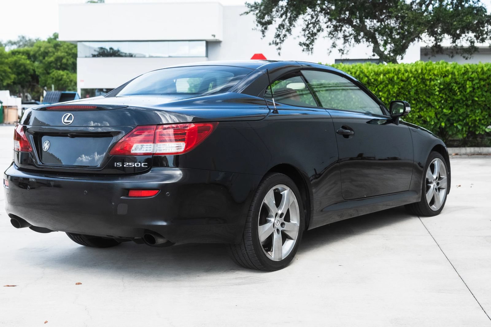 Used 2011 Lexus IS 250C w/ Luxury Pkg RWD image 8