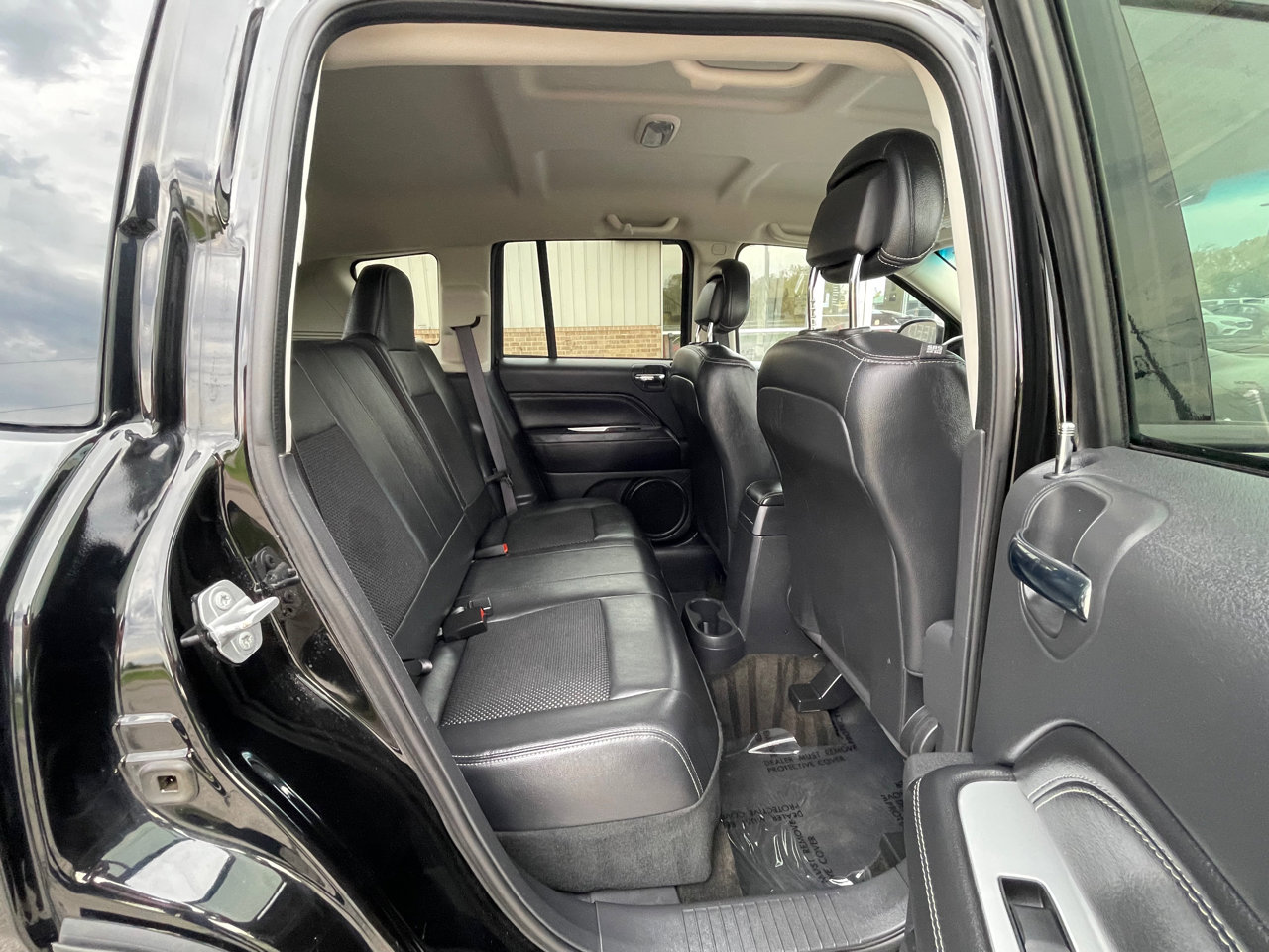 Used 2016 Jeep Compass Latitude image 22