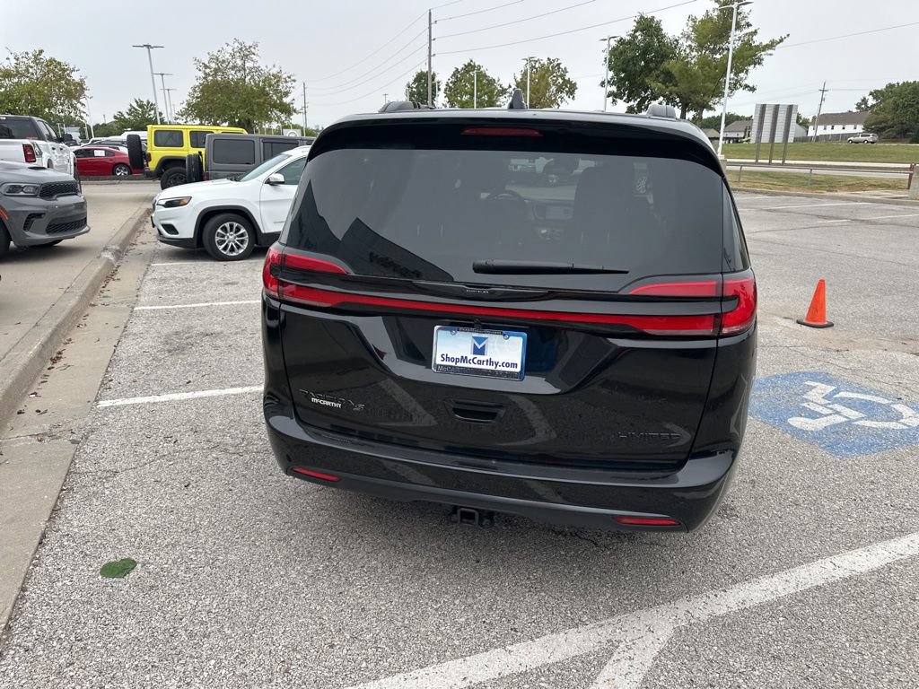 New 2026 Chrysler Pacifica Limited w/ S Appearance Package FWD image 28