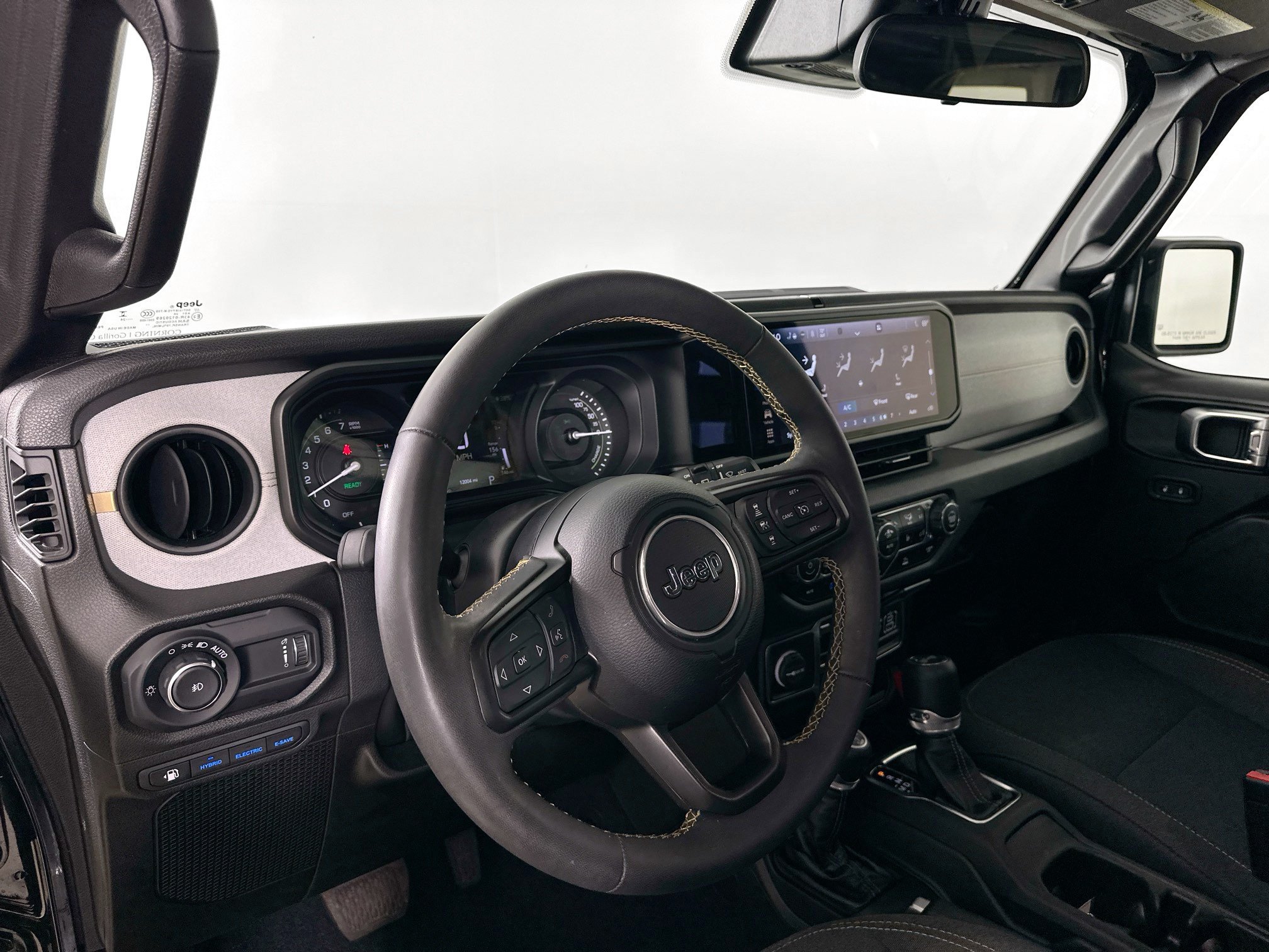 Used 2024 Jeep Wrangler Unlimited w/ Convenience Group AWD/4WD image 10