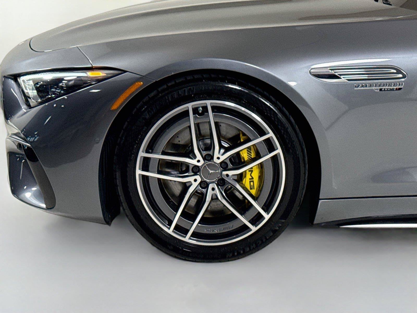 Used 2025 Mercedes-Benz SL 63 AMG 4MATIC image 34