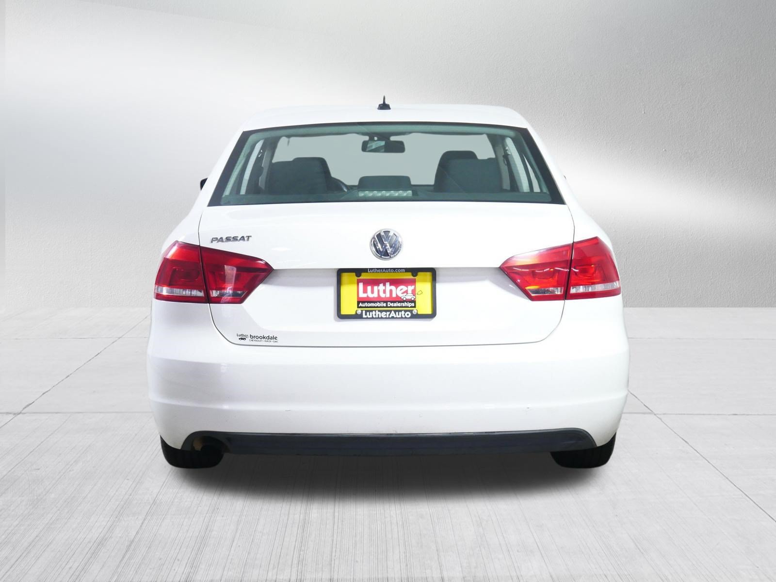 Used 2013 Volkswagen Passat 2.5 S FWD image 6