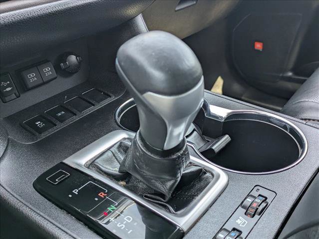 Certified 2019 Toyota Highlander Limited FWD image 12