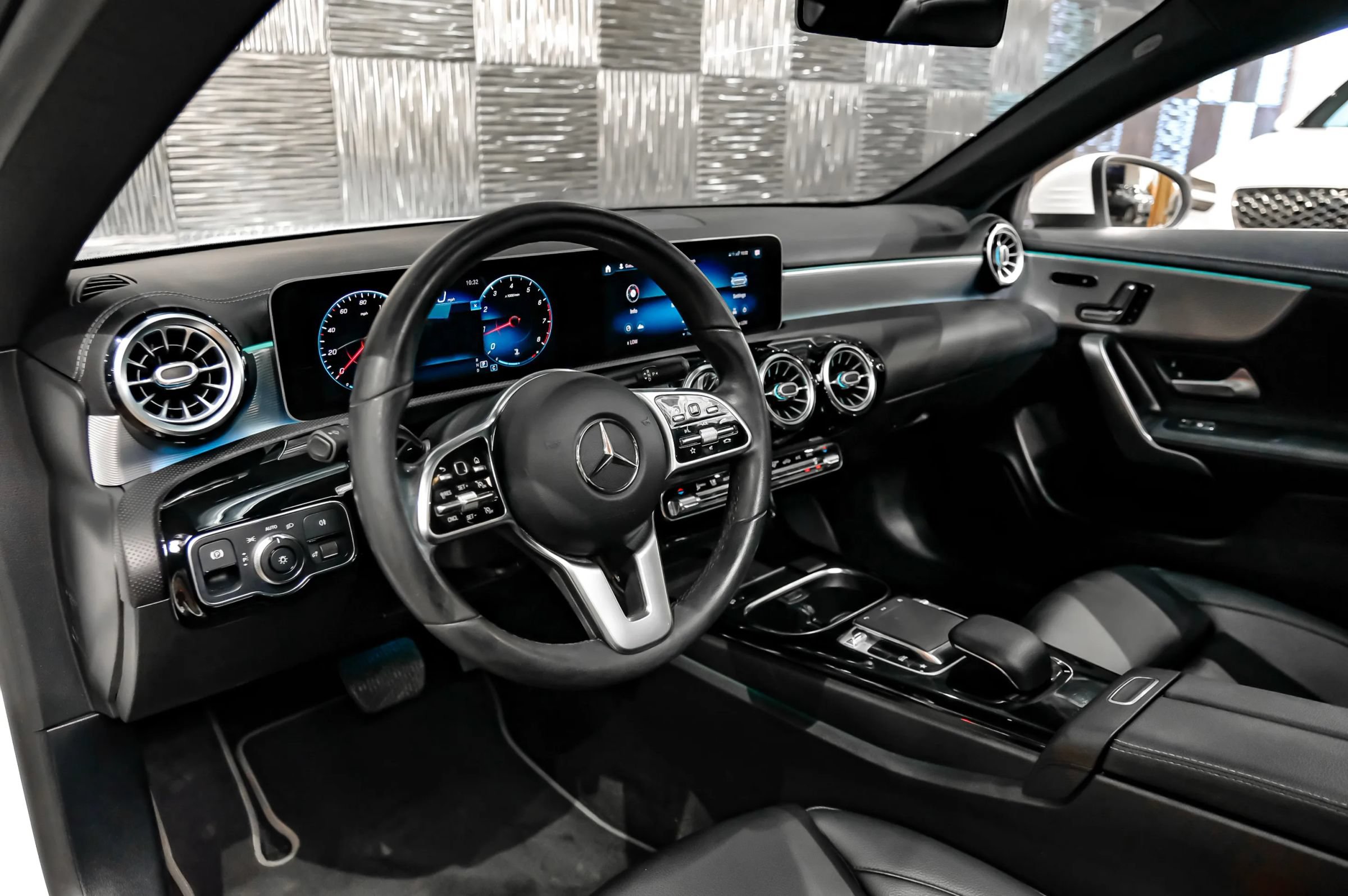 Used 2020 Mercedes-Benz CLA 250 image 3