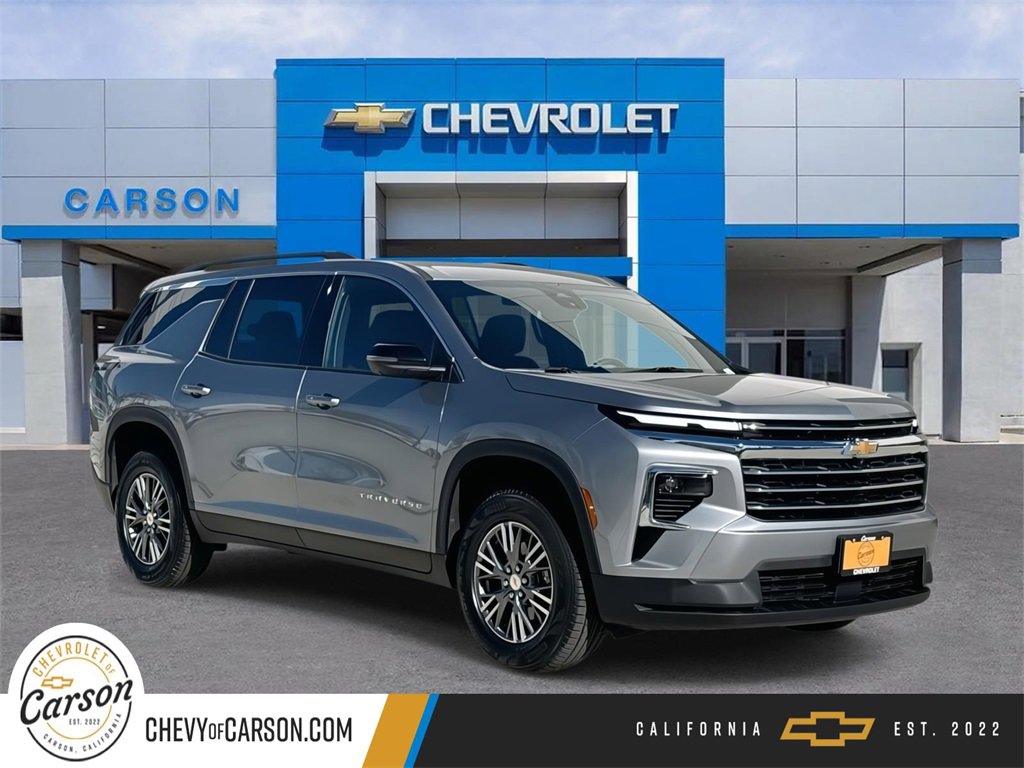 Used 2024 Chevrolet Traverse LT