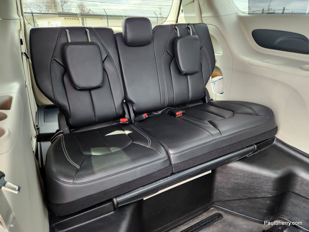 Used 2022 Chrysler Pacifica Touring-L FWD image 55