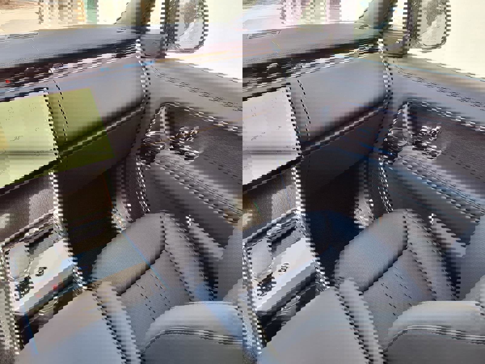 New 2026 Land Rover Range Rover SE image 22