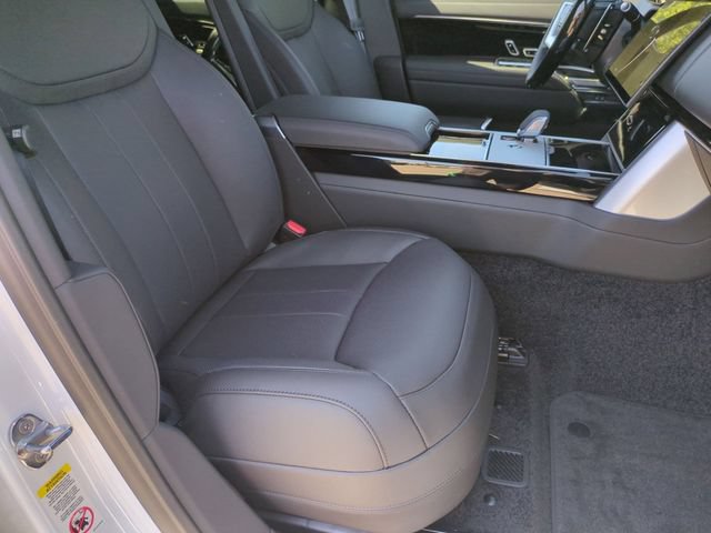 New 2026 Land Rover Range Rover Long Wheelbase SE AWD/4WD image 18