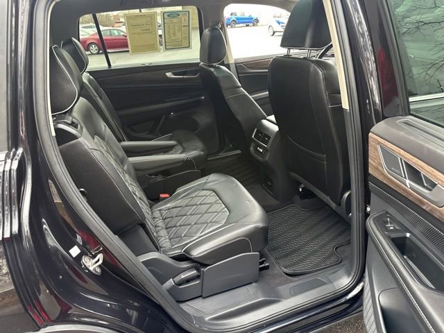 Used 2024 Volkswagen Atlas SEL Premium R-Line image 19