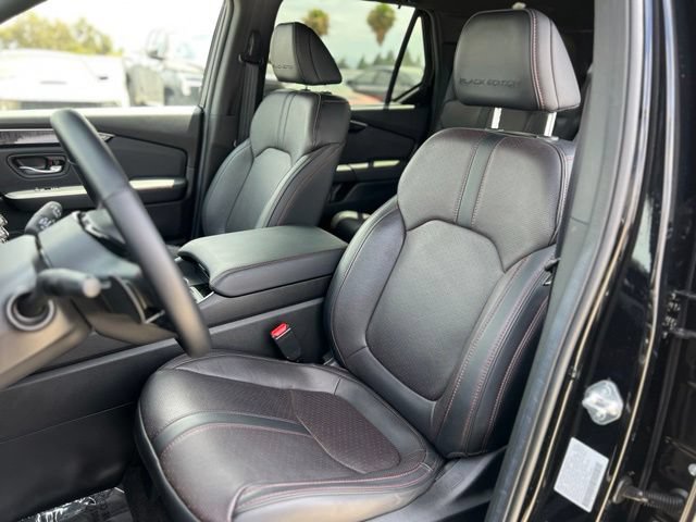 Used 2025 Honda Pilot Black Edition image 15