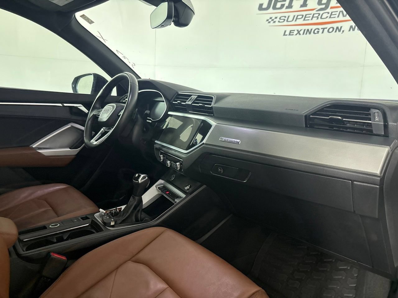 Used 2023 Audi Q3 2.0T Premium w/ Convenience Package AWD/4WD image 28