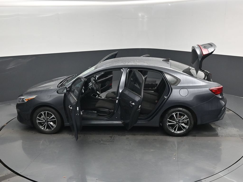Used 2023 Kia Forte LXS w/ LXS Technology Package FWD image 17