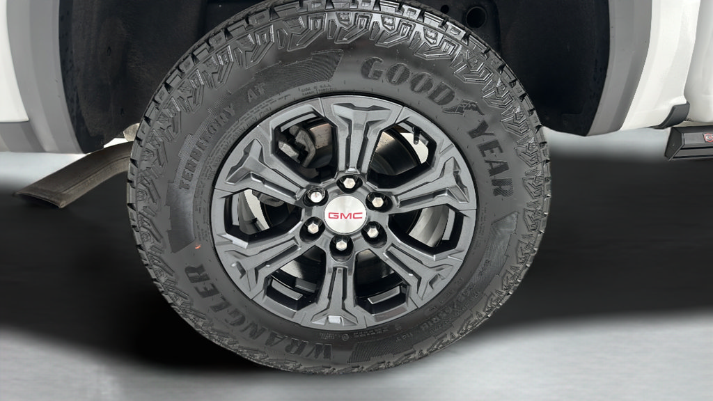 Used 2024 GMC Canyon Elevation w/ Trailering Package AWD/4WD image 8