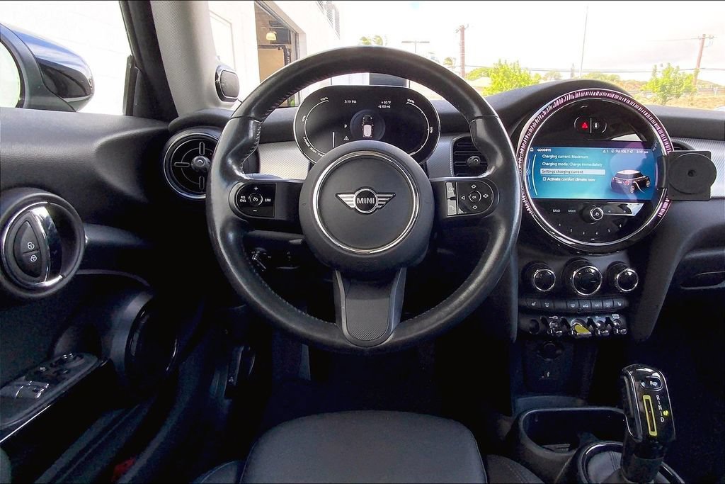 Used 2024 MINI Cooper SE FWD image 6