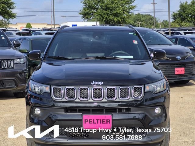 Used 2023 Jeep Compass Latitude AWD/4WD image 2