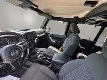 Used 2012 Jeep Wrangler Unlimited Rubicon w/ Connectivity Group AWD/4WD image 12