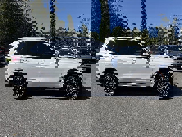 Used 2023 BMW X5 xDrive40i image 2