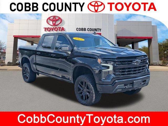 Used 2025 Chevrolet Silverado 1500 LT Trail Boss w/ Dark Appearance Package AWD/4WD image 1