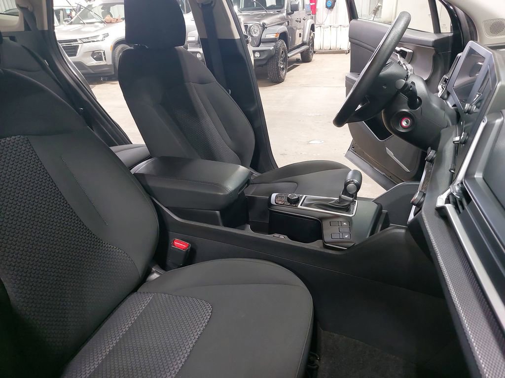 Used 2025 Kia Sportage LX image 10