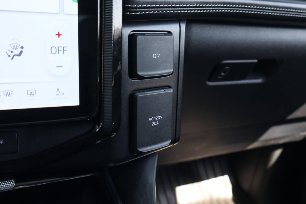 Used 2022 Ford F150 Lightning Platinum AWD/4WD image 38