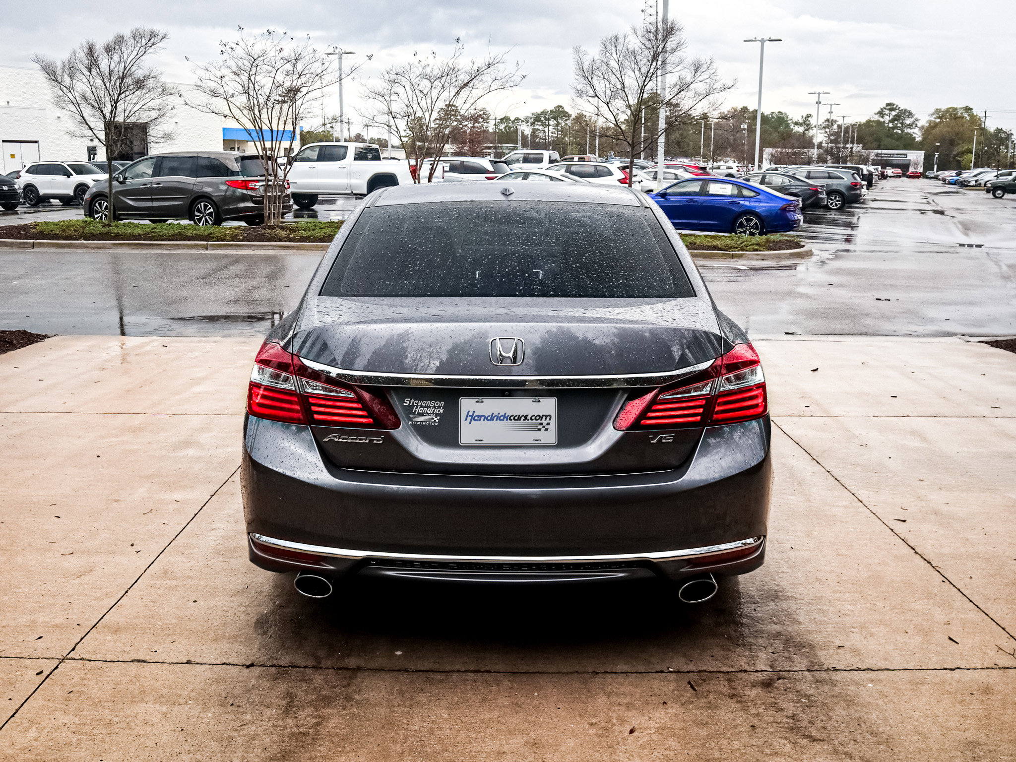 Used 2017 Honda Accord EX-L image 10