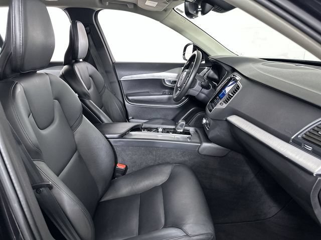 Used 2024 Volvo XC90 B5 Core AWD/4WD image 29