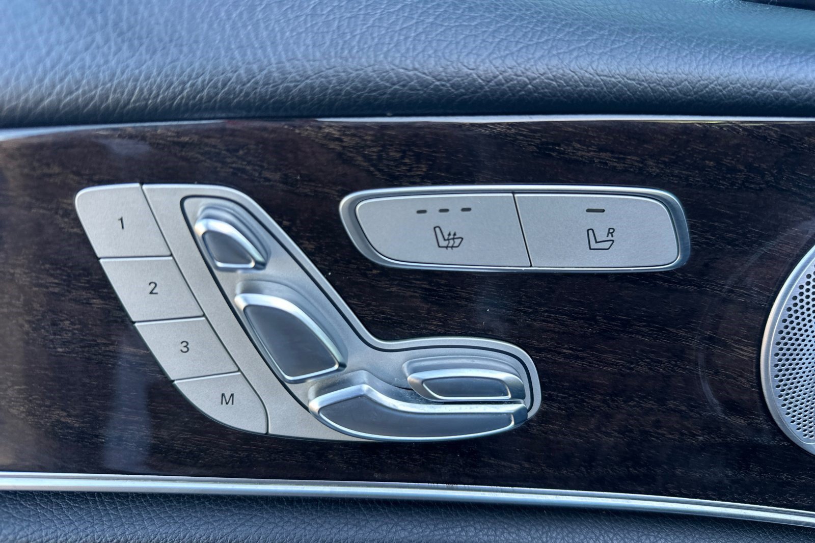 Used 2017 Mercedes-Benz E 400 4MATIC Wagon image 14