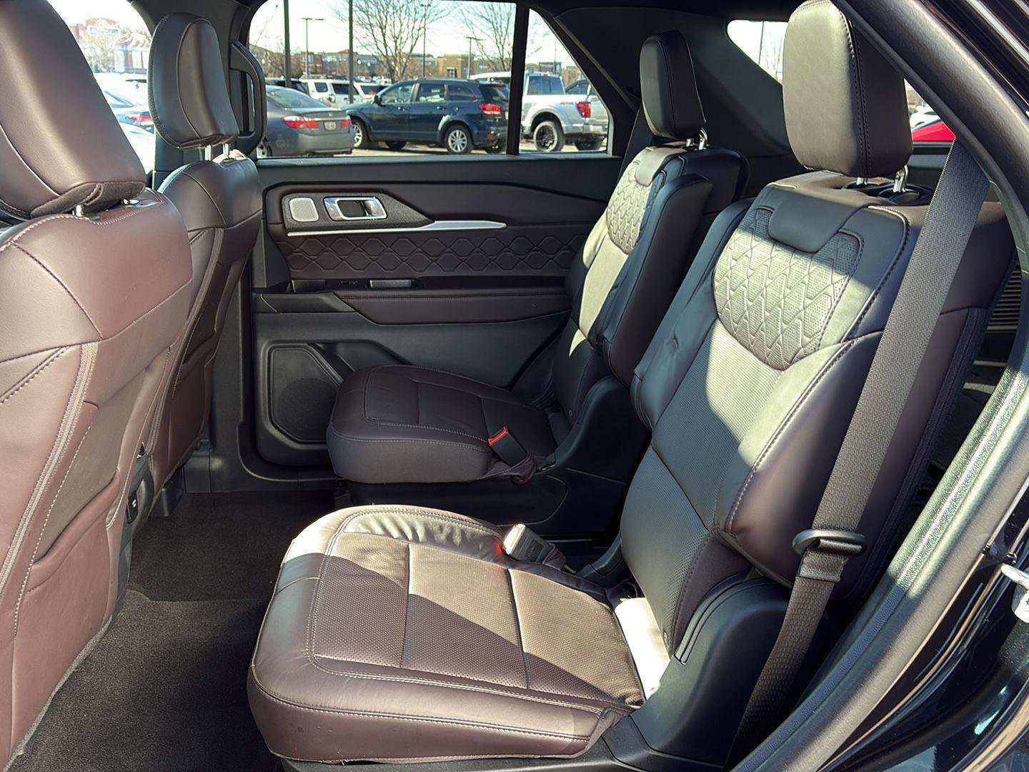 Used 2025 Ford Explorer Platinum w/ LUX Leather Package image 19