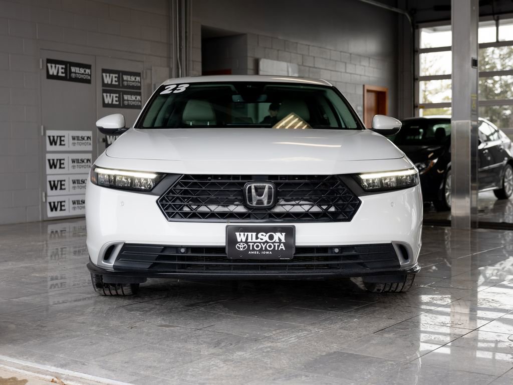 Used 2023 Honda Accord Touring image 3
