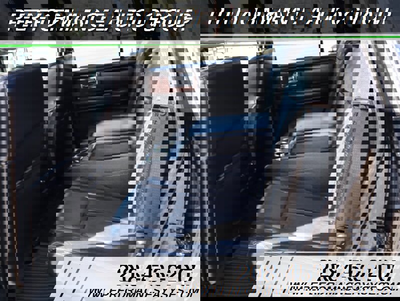 Used 2016 Lincoln Navigator Select image 20